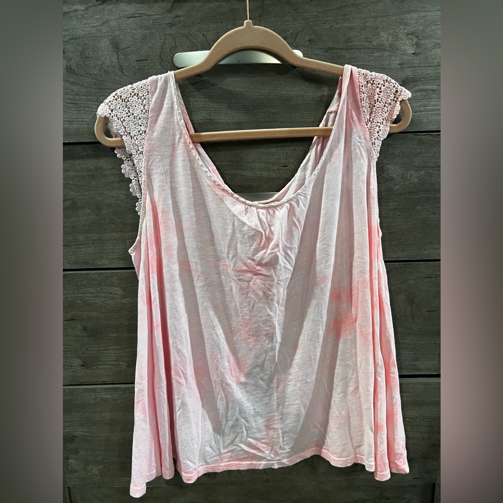 Hollister t-shirt